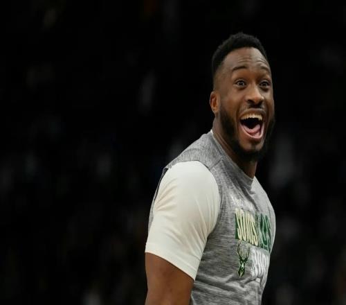 确定！场均2.4分+跟腱撕裂，这都能签约，妥妥NBA最强关系户啊