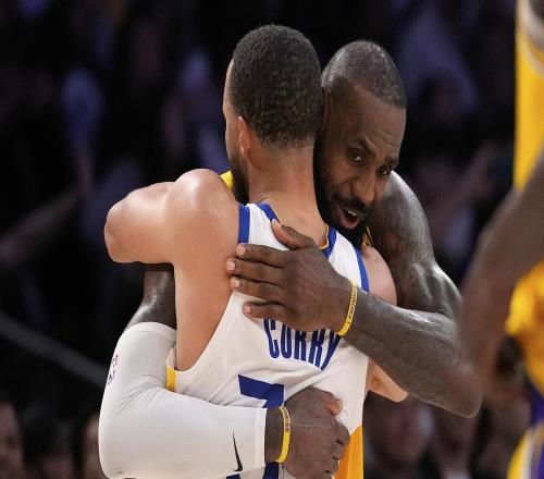 调停詹库大战！饭圈嘲讽库里中国行詹库等众多NBA球迷联合反击