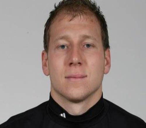 有21年生涯的门将，对蓝军遭8球惨案，对曼城送助攻，养老变大腿