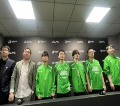 WBG赛后群访教练：BLG换了打野之后前期比之前看起来更危险