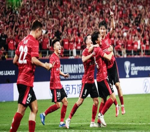 光头：我们不仅代表成都更代表中超老徐：不会轻易输给任何对手