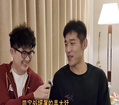 陆文博：最难防的国内球员是丁彦雨航CBA历史最佳是易建联