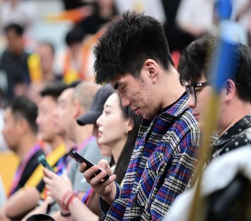 有骨气的小伙子！放弃国内顶薪拿月薪2000欧，也要追上杨翰森