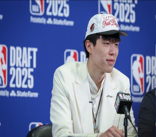 语法不纠正+下放说成加练，团队过度保护，杨瀚森该经受挫折了