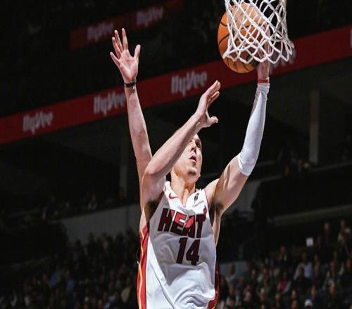 火力全开！森林狼28分大胜迎3连胜！爱德华兹5记三分轰26分