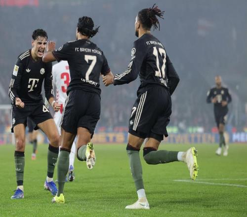 31！凯恩哑火送助攻，拜仁刷新德甲半程最佳，12连胜杀人诛心