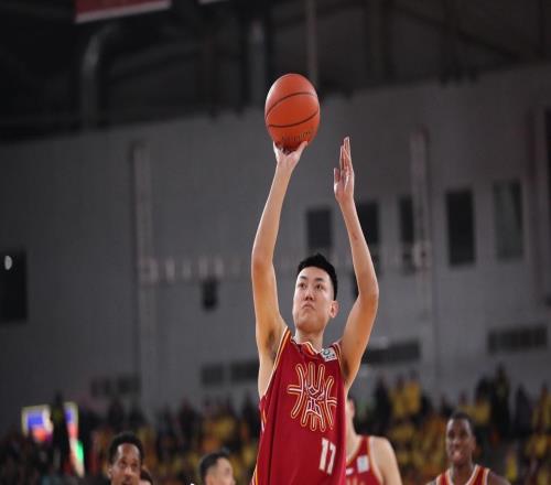 官方：焦海龙左膝关节副韧带损伤+股骨远端软骨损伤，预计伤停46周