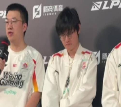 感觉要道心破碎了！Tian赛后群访低头脸色沉重沉默不语