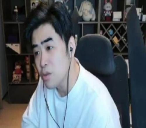 串的自己都笑了粉丝连麦朱开暴力发言：EDG必赢IG！30！