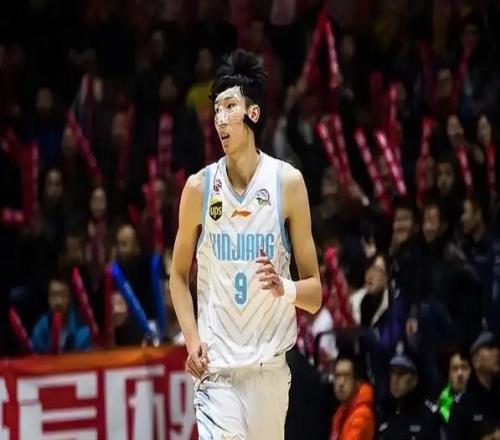 杨毅：周琦在NBA一年100多万，国内两千万+奖金不留也是人之常情