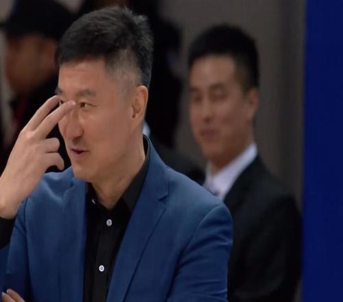 朱芳雨赌对了！广东队外援阵容全联盟第一，杜锋确认奎因伤情无碍