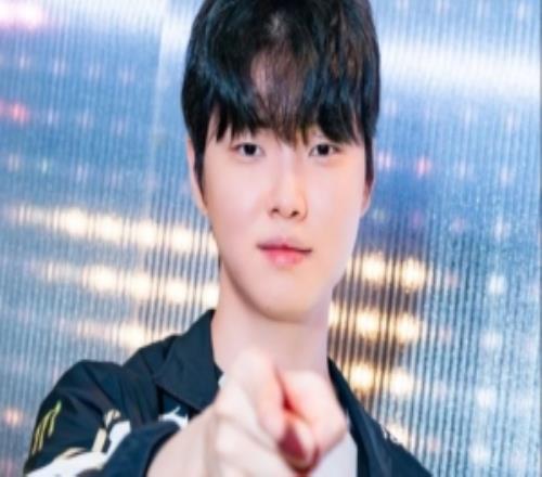 锁定POM榜单第一！LOL官推分享ChovyPOM点数来到1300点