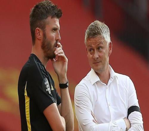 卡里克为何逆转娃娃脸名记：他不盼着转正，一招打动体育总监