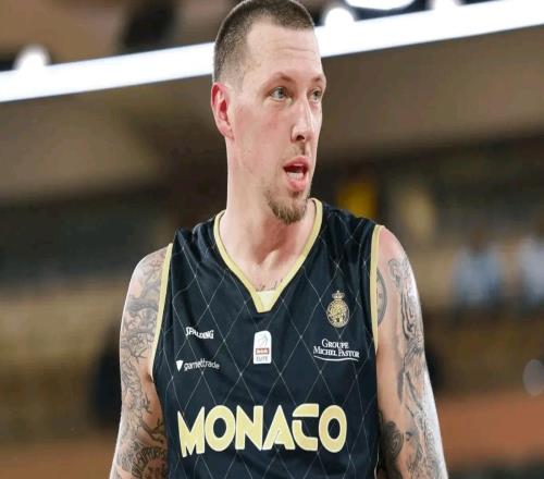 拒绝尼克斯！接受“欧洲科比”招募！他直接退出NBA