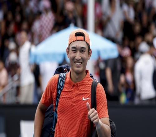 商竣程晋级澳网男单第二轮，袁悦不敌2号种子斯瓦泰克