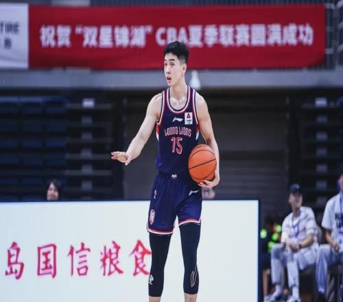 自己主动解约！杜锋外甥离开CBA，被辽宁球迷网暴