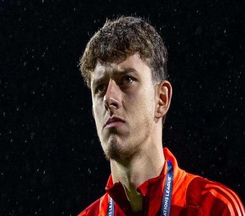 官方：利物浦从德比郡召回23岁后卫欧文贝克