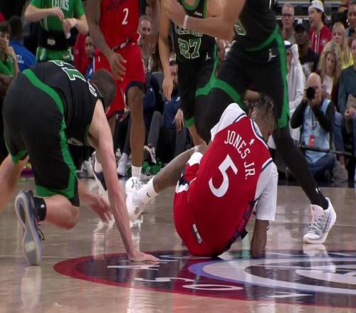 快船遭遇重创！小琼斯确诊右膝内侧副韧带二级扭伤至少休战六周