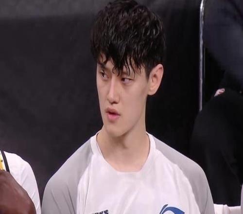 北京遭伤病潮：赵睿持续伤停周琦曾凡博旧伤复发杰曼大腿疼痛感强