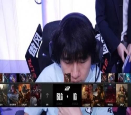 网友分析为何ELK会亮小丑：本来只想偷亮一下没想到iG英雄选太快