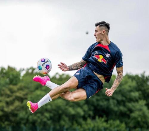 三大豪门被坑惨了！3前锋身价1.86亿欧，打入2球，德甲黑店又赚翻