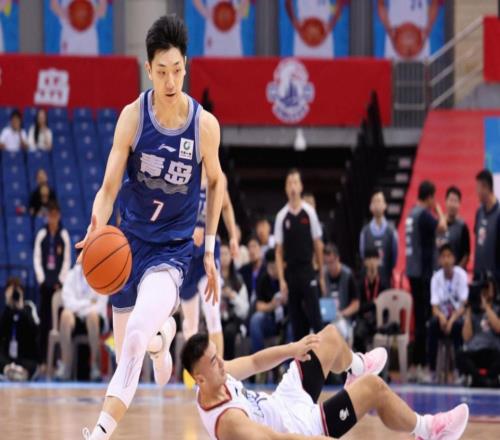 鲁媒：CBA如今只剩下3位80后，青岛男篮仅有王睿泽年过30