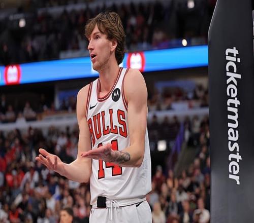 打爆了火箭的防线，公牛锋线新星本赛季的进步幅度相当迅猛