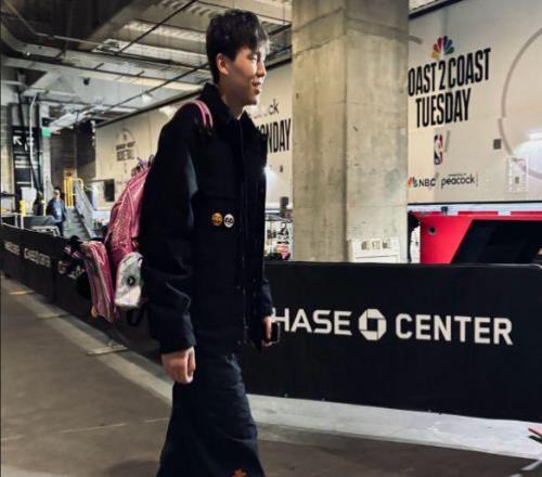 问题不大！杨瀚森赛后发声报平安开拓者主帅也庆幸他伤的不重