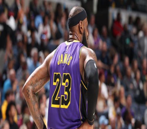 四冠王：詹姆斯连接中国和NBA！他是史上最强老将！