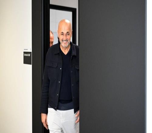 在意甲执教过国米、罗马和尤文，斯帕莱蒂成为历史第三人