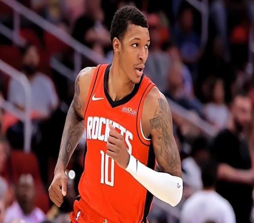 火箭官方晒小贾吐舌一幕！采访显高情商休媒：决胜时刻3中3觉醒