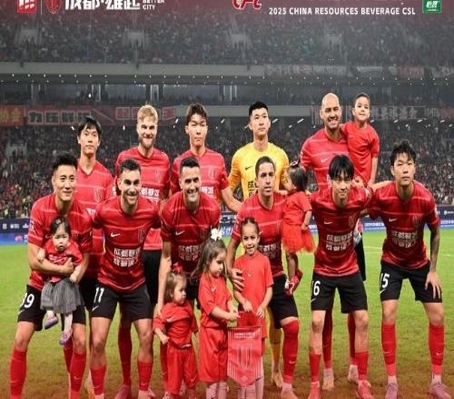 热议蓉城无缘冠军：关键时刻掉链子，中超队双线作战还是没戏