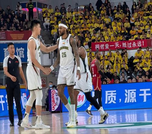 破案了！辽宁近6轮5负原因找到，付豪实话实说，赵继伟缺好帮手