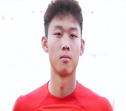 20轮仅出场3次！国青后防铁闸失宠惨遭斯帅冷落，沦为中超多余人