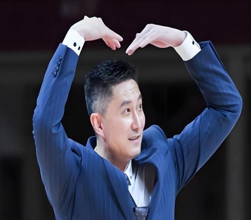 深圳队锋线小将感恩杜锋：杜导水平CBA顶尖，教练会了我很多