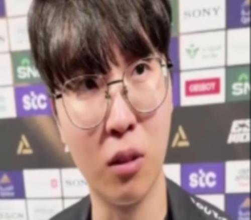 Kiin心中完美选手：个人操作Chovy，游戏理解Faker