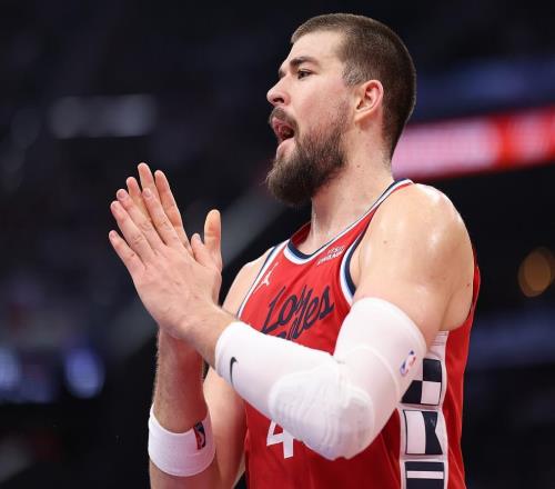 4主力没打！快船半场落后14分，看数据：他是头号罪人！