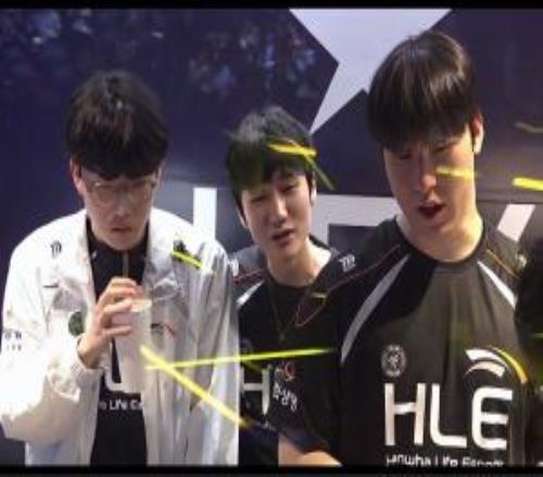 终于赢了！HLE扳平比分，同时终结面对GEN、T1的小局13连败！