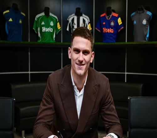 官方：纽卡与后卫博特曼续约至2030年