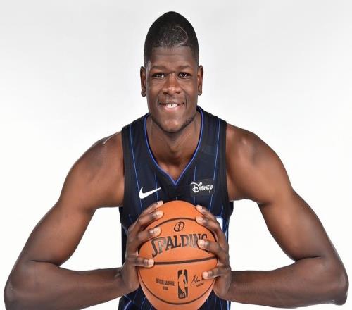 昔日第六顺位签下无保障合同！2换1交易达成，还有机会留在NBA吗