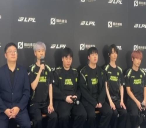 NIP赛后群访下路单杀ADSolokill：看他跑不跑不跑就给他弄了！