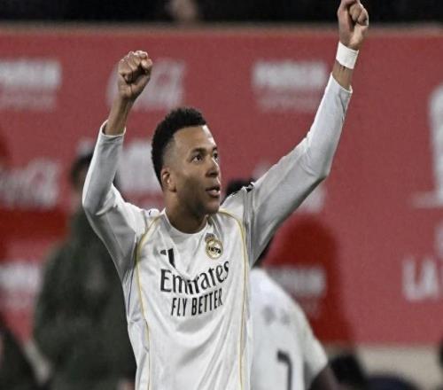 西甲：姆巴佩梅开二度，皇马暂压巴萨重新登顶