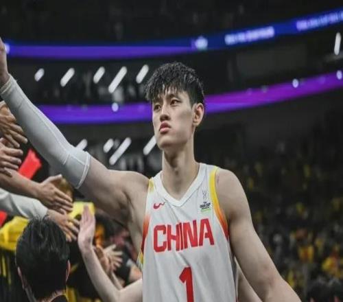 曾凡博将前往篮网报到合练，此前与NBA篮网签约，成中国男篮今夏进NBA第2人