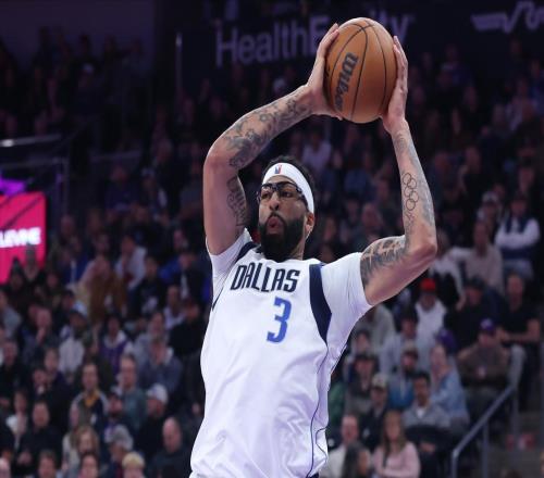 有意外终止交易！浓眉只为独行侠打了31场，尼克当初言论简直可笑