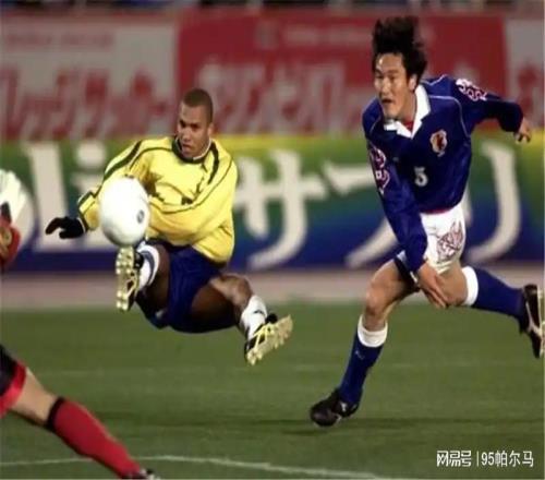 生不逢时的代表，拿过意甲和德甲金靴，闪耀美洲杯，43岁退役