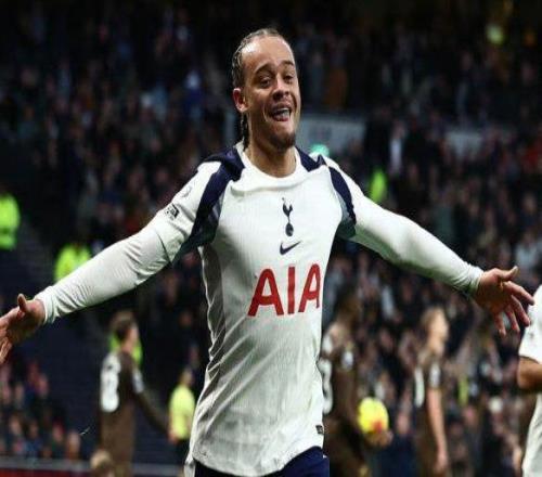 英超：热刺2比0布伦特福德