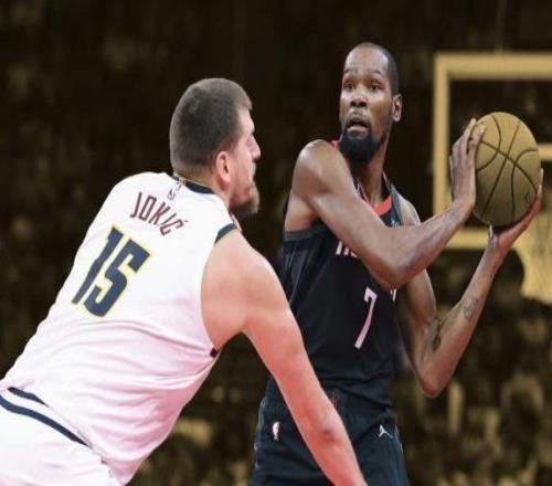 KD：约基奇这次受伤和我很像我们才不是脆皮