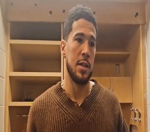 布克：杜兰特是我极度敬重之人，跟他同场竞技的机会弥足珍贵