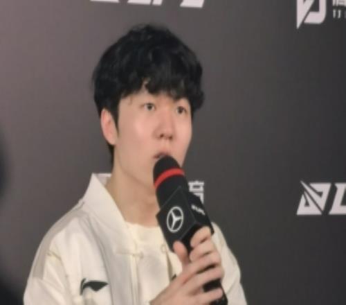 感谢对手自缚手脚！Rookie：他拿小炮我会苦恼他拿维克托我能治