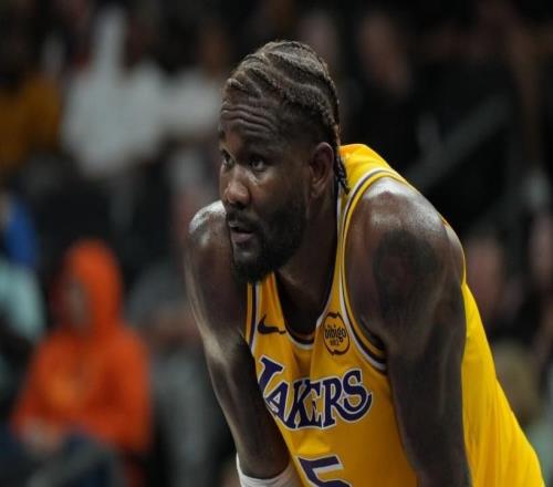 记者：湖人未将艾顿视为长期的中锋人选，他不是东契奇的空接搭档